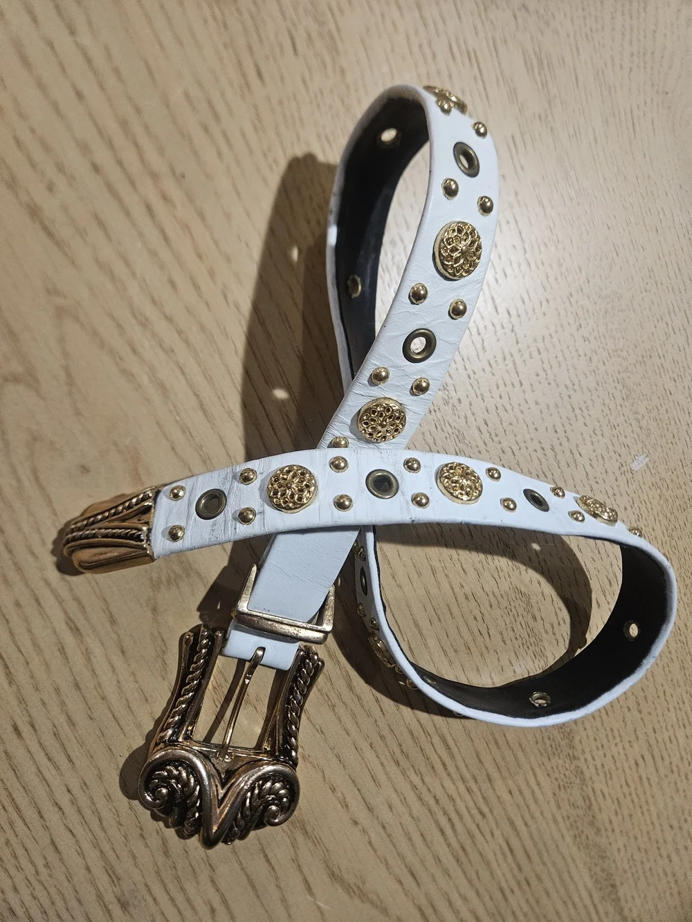 Vintage Caché White Leather Statement Belt - Gold Ornate Buckle